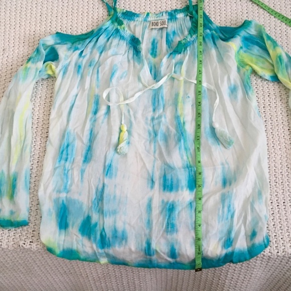 BoHo Soul Shoulder Show Blouse size Medium - Picture 2 of 4